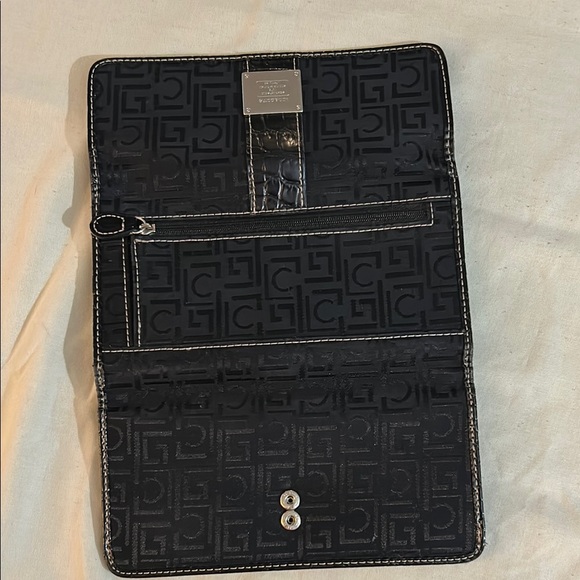 LIZ CLAIBORNE Black Wallet - Picture 3 of 8